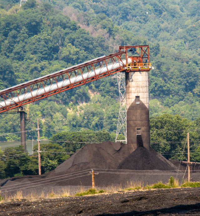 Stacking tube silo