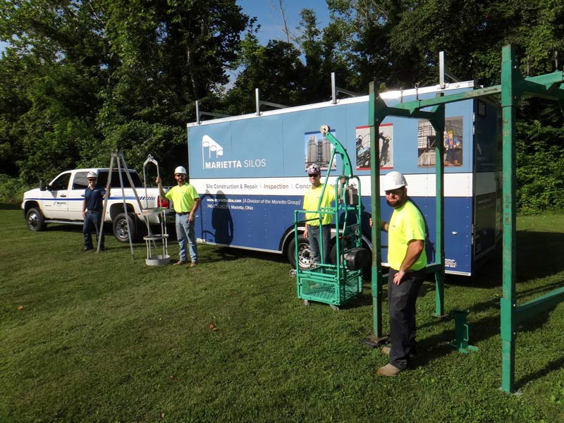 Mobile silo inspection trailer